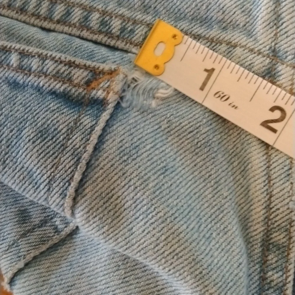 MFG Girbaud size 31 retro/ vintage size 31 jeans. Great fit and style.
